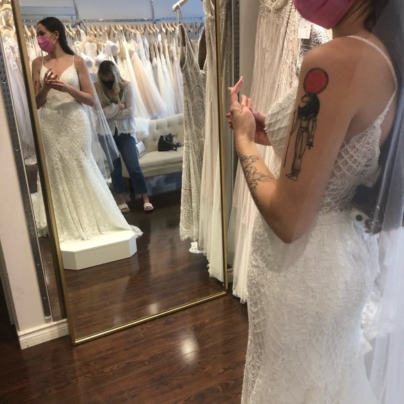 Wedding dress - Picture 7 of 13